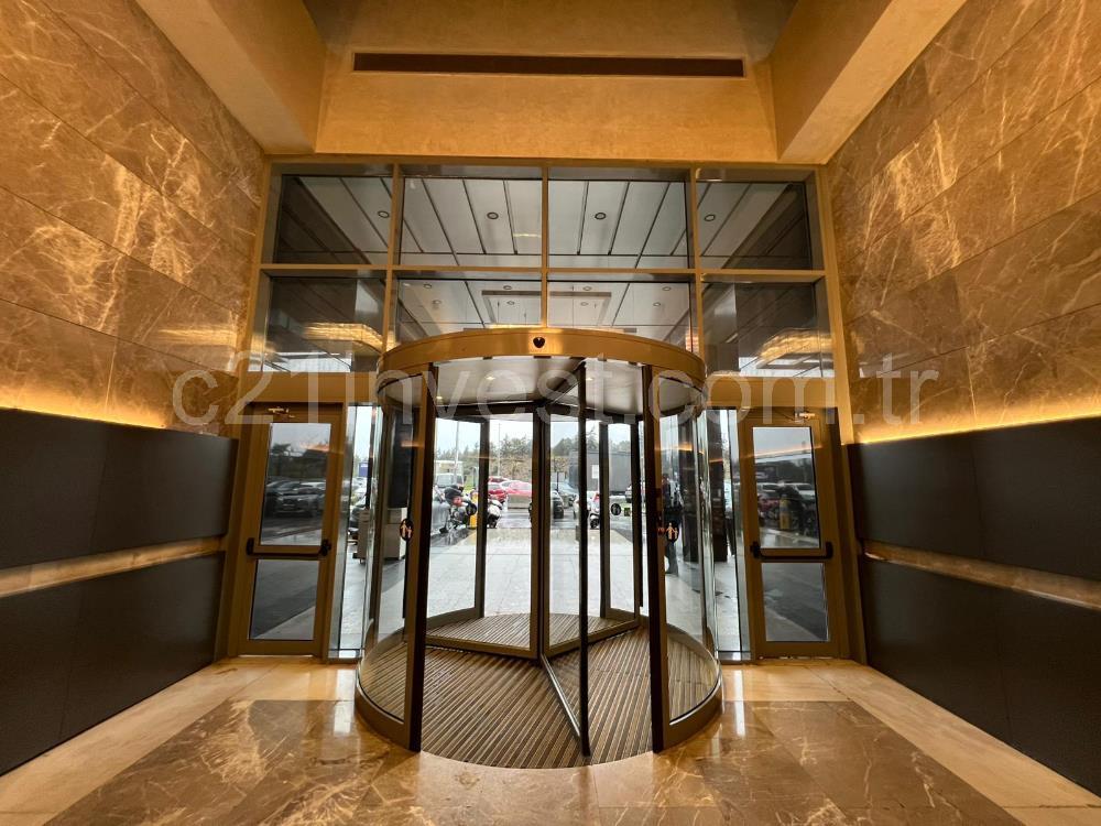 5.levent torunlarda satılık boş 1+1 yüksek kat 
