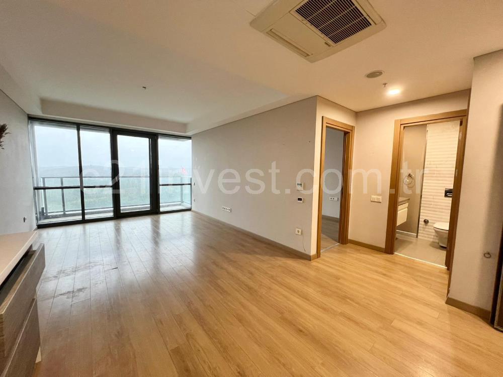 5.levent torunlarda satılık boş 1+1 yüksek kat 