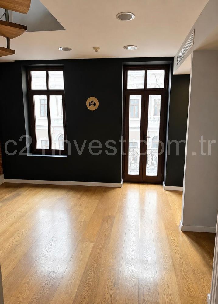 Akaretler Kiralık Ofis 115m2 Şık Prestijli Dubleks Ofis
