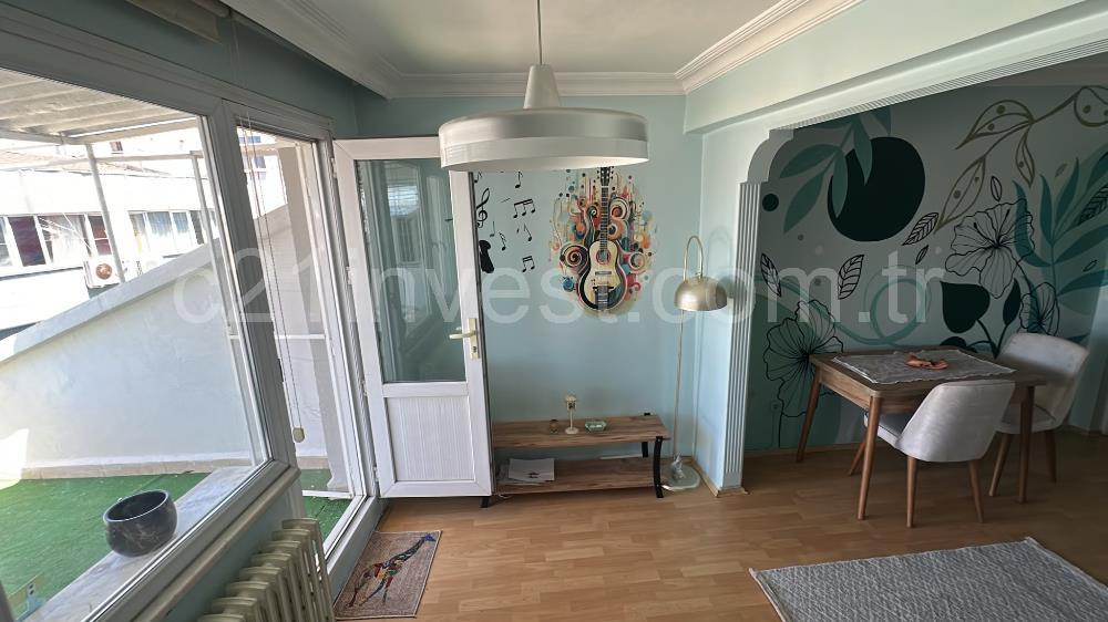 Beşiktaş Serencbey'de Deniz Manzaralı Teraslı Eşyalı 2+1 Kiralık