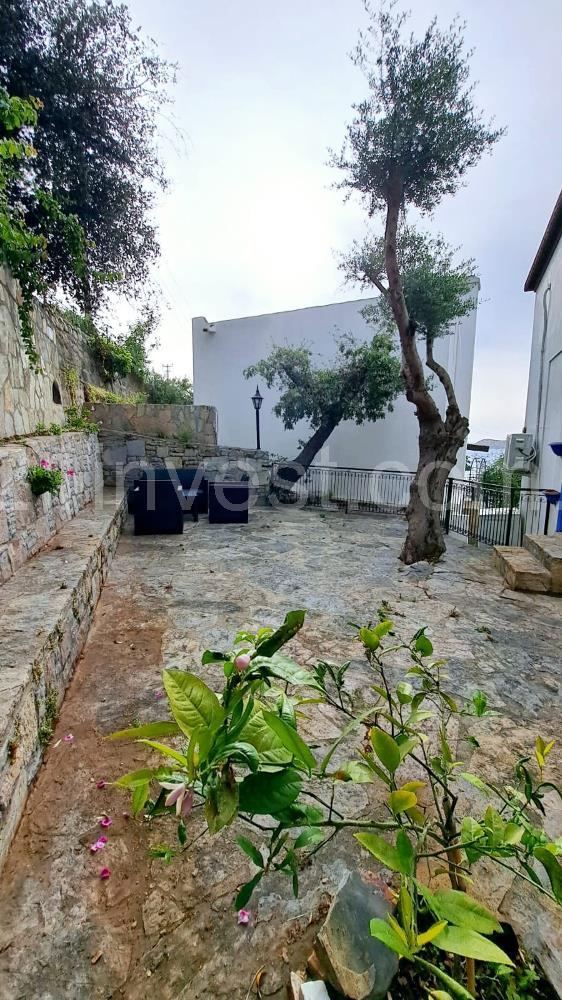 BODRUM GÜMÜŞLÜK GÜMSAN 1 SİTESİNDE YATIRIMLIK ÖZEL PLAJLI SU ARITMALI YAZLIK KIŞLIK  