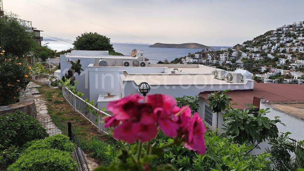 BODRUM GÜMÜŞLÜK GÜMSAN 1 SİTESİNDE YATIRIMLIK ÖZEL PLAJLI SU ARITMALI YAZLIK KIŞLIK  