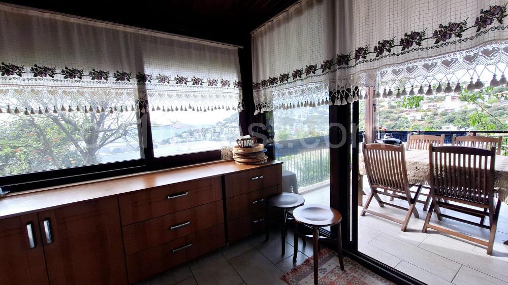 BODRUM GÜMÜŞLÜK GÜMSAN 1 SİTESİNDE YATIRIMLIK ÖZEL PLAJLI SU ARITMALI YAZLIK KIŞLIK  