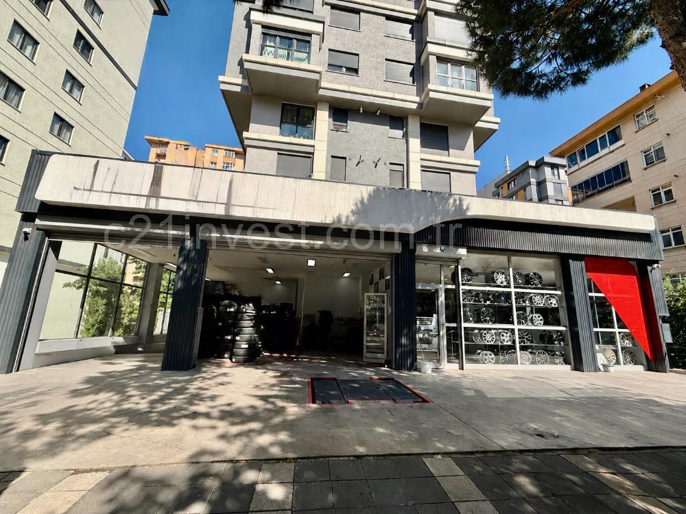 Bostancı Satılık Dükkan 600m2 Ana Caddeye 18mt Cepheli Mağza