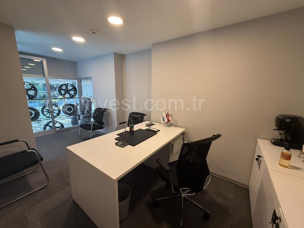 Bostancı Satılık Dükkan 600m2 Ana Caddeye 18mt Cepheli Mağza
