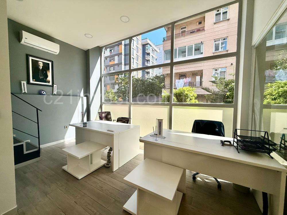 Bostancı Satılık Dükkan 600m2 Ana Caddeye 18mt Cepheli Mağza