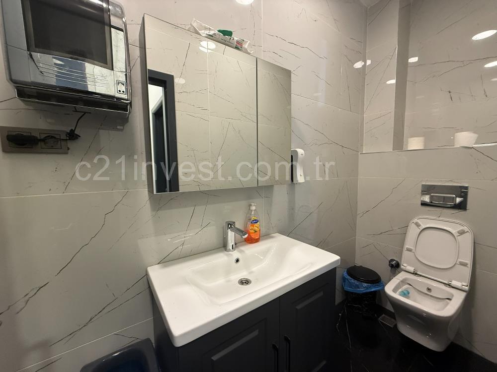 Bostancı Satılık Dükkan 600m2 Ana Caddeye 18mt Cepheli Mağza