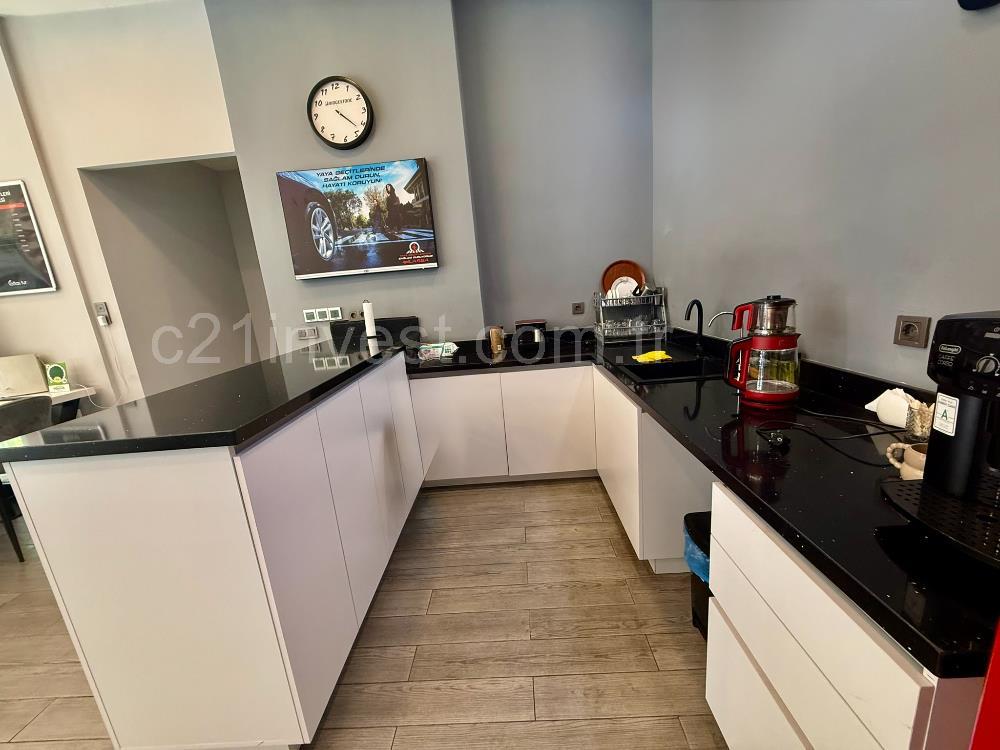 Bostancı Satılık Dükkan 600m2 Ana Caddeye 18mt Cepheli Mağza