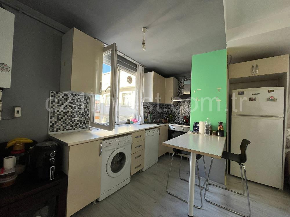 Eyüp Emniyettepe Bilgi üni. Karşısı Eşyalı 1+1 Satılık daire