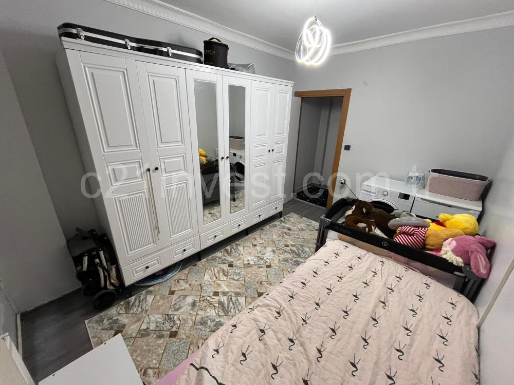 EYÜP KARADOLAP MAH. SAYA YOLU CAD. ÜSTÜ SATILIK 2+1 DAİRE