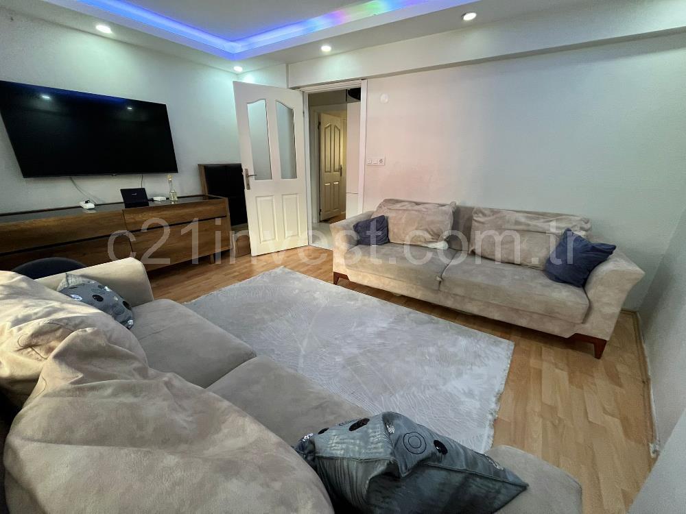 Eyüpsultan Esentepe Mah. Cadde Üstü Satılık2+1 Daire