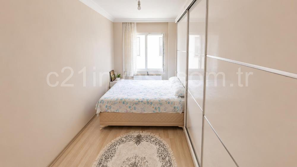 KAĞITHANE ÇAĞLAYAN'DA MERKEZİ KONUMDA 2+1 SATILIK DAİRE