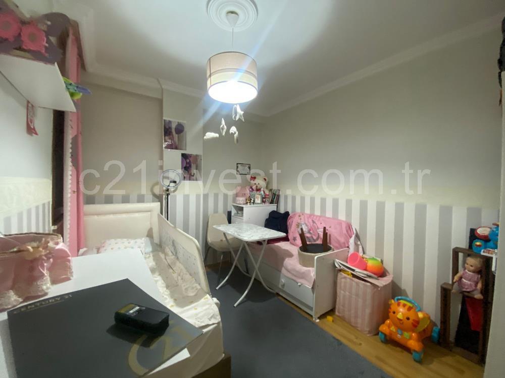 Kağıthane Çeliktepe'de Acil Satılık Ful Tadilatlı 2+1 Daire