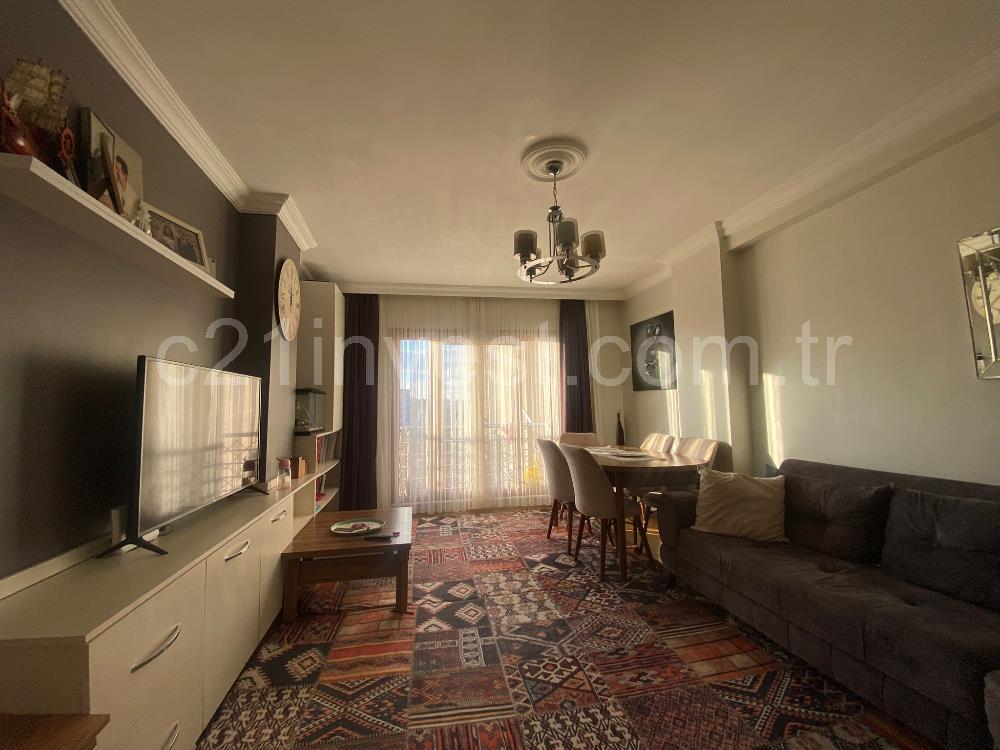 Kağıthane Çeliktepe'de Acil Satılık Ful Tadilatlı 2+1 Daire