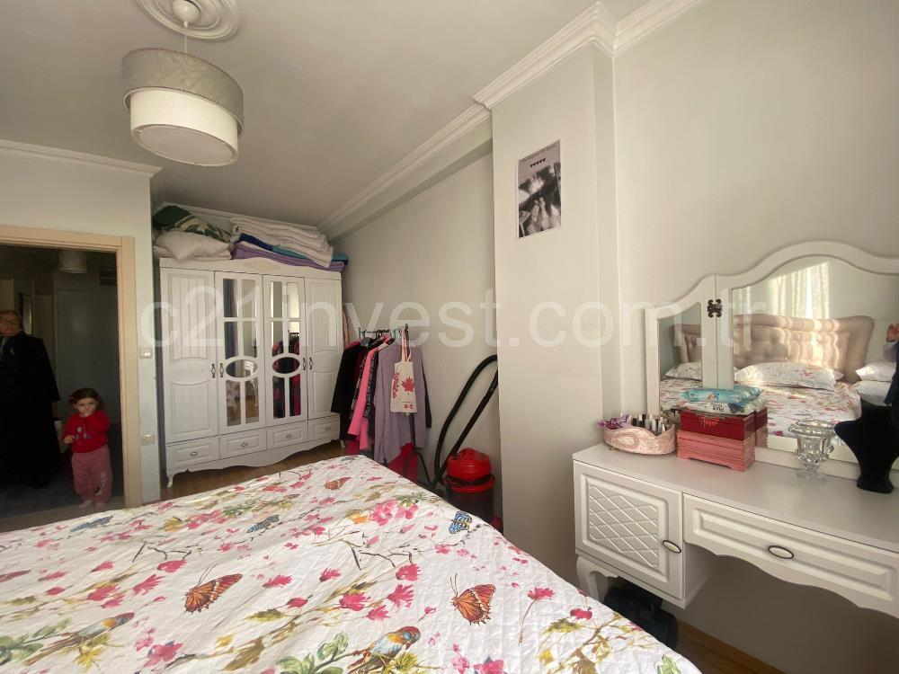Kağıthane Çeliktepe'de Acil Satılık Ful Tadilatlı 2+1 Daire