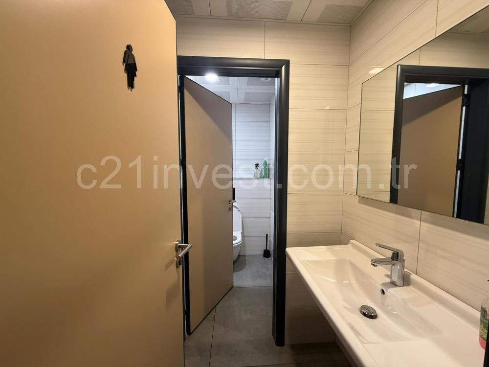 Kağıthane kiralık Dükkan Polat Ofis'de 662m2 Dekorasyonlu Mağaza