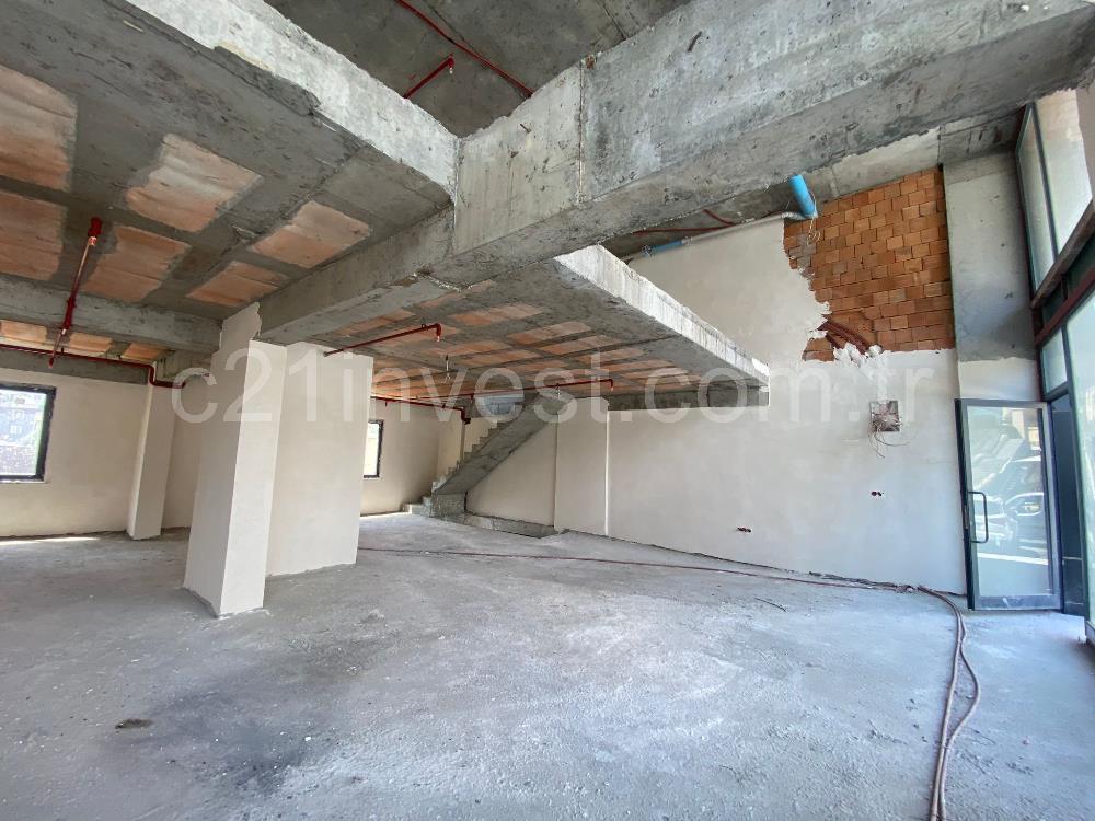 Kanyon ve Özdilek Avm'ye Komşu Cadde Üzeri Kiralık Dükkan