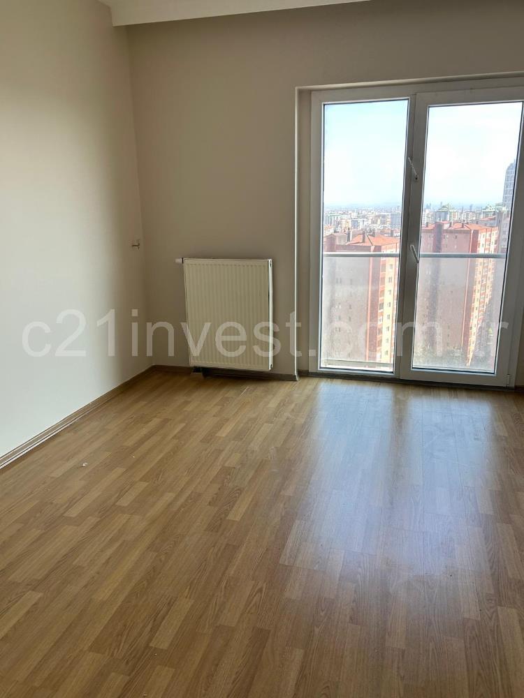 KRİSTALŞEHİR METROBÜSE KOMŞU 3+1 GENİŞ SATILIK DAİRE