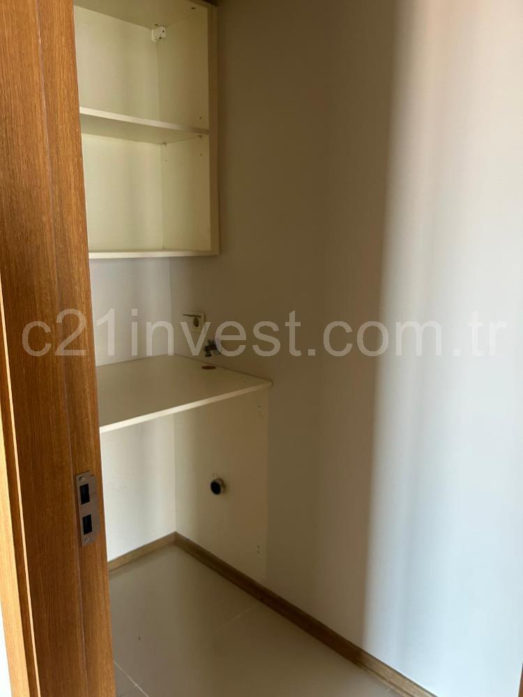 KRİSTALŞEHİR METROBÜSE KOMŞU 3+1 GENİŞ SATILIK DAİRE