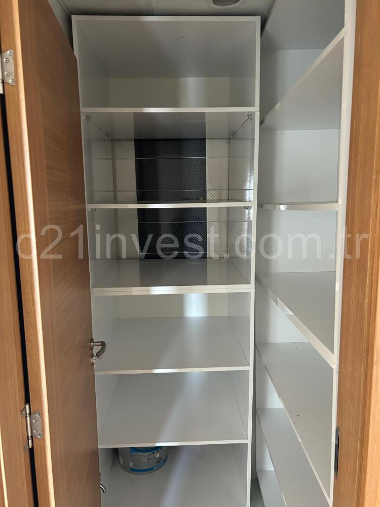 KRİSTALŞEHİR METROBÜSE KOMŞU 3+1 GENİŞ SATILIK DAİRE