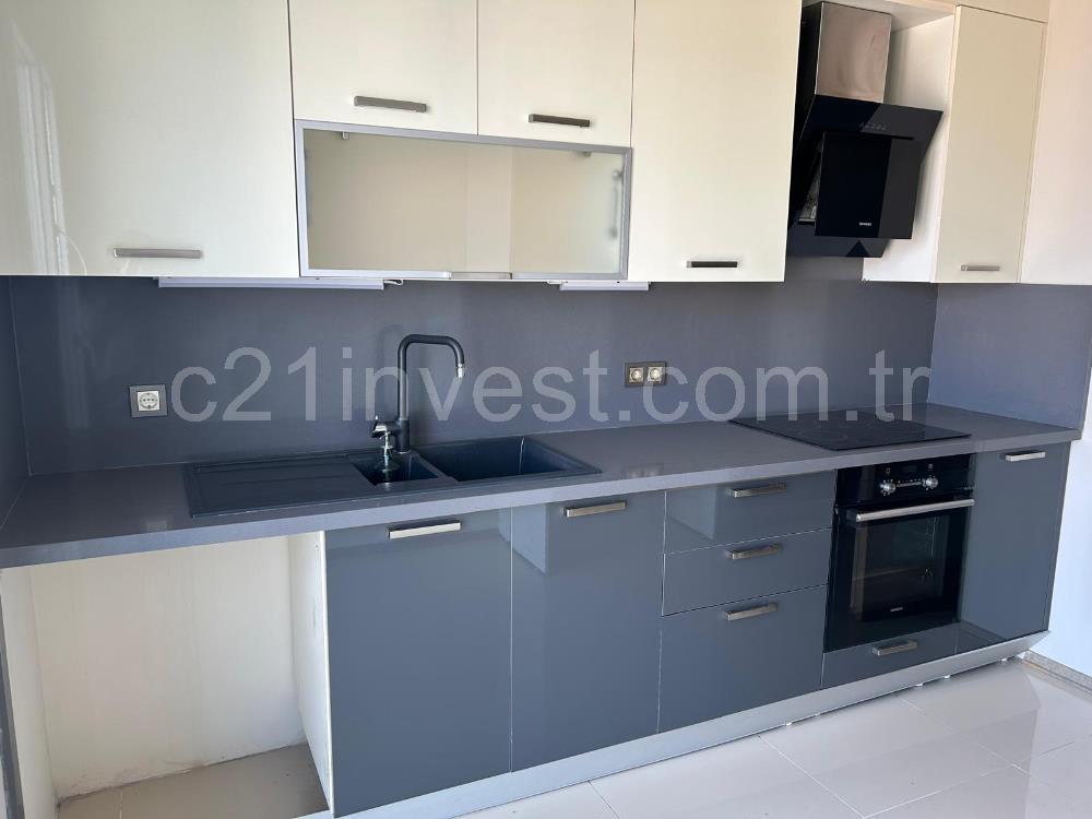 KRİSTALŞEHİR METROBÜSE KOMŞU 3+1 GENİŞ SATILIK DAİRE