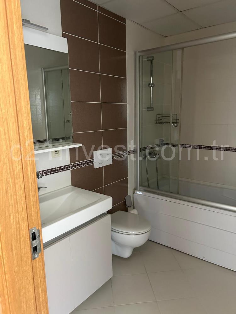 KRİSTALŞEHİR METROBÜSE KOMŞU 3+1 GENİŞ SATILIK DAİRE