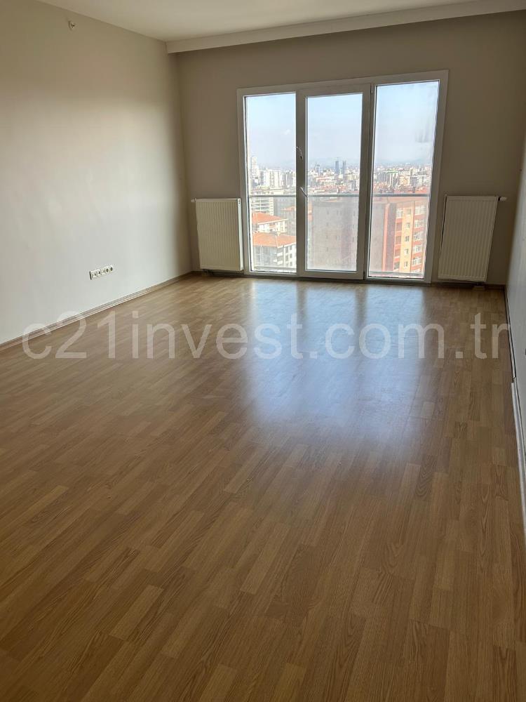 KRİSTALŞEHİR METROBÜSE KOMŞU 3+1 GENİŞ SATILIK DAİRE