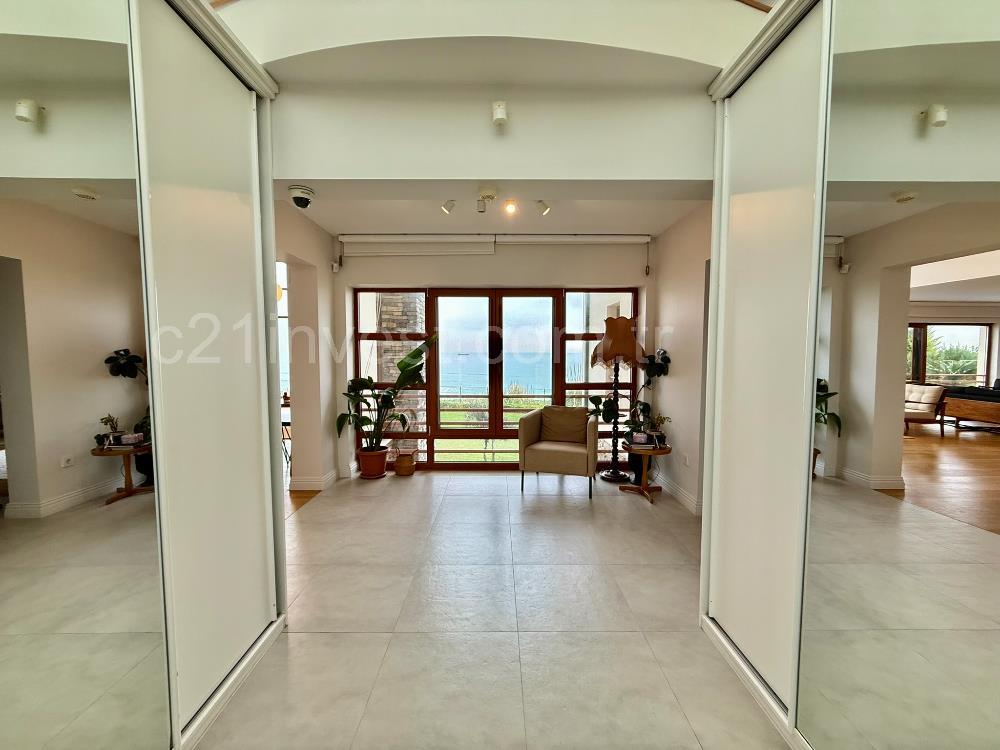 Marenegro Villaları 8+2 Büyük Tip Denize Sıfır Lüks Villa