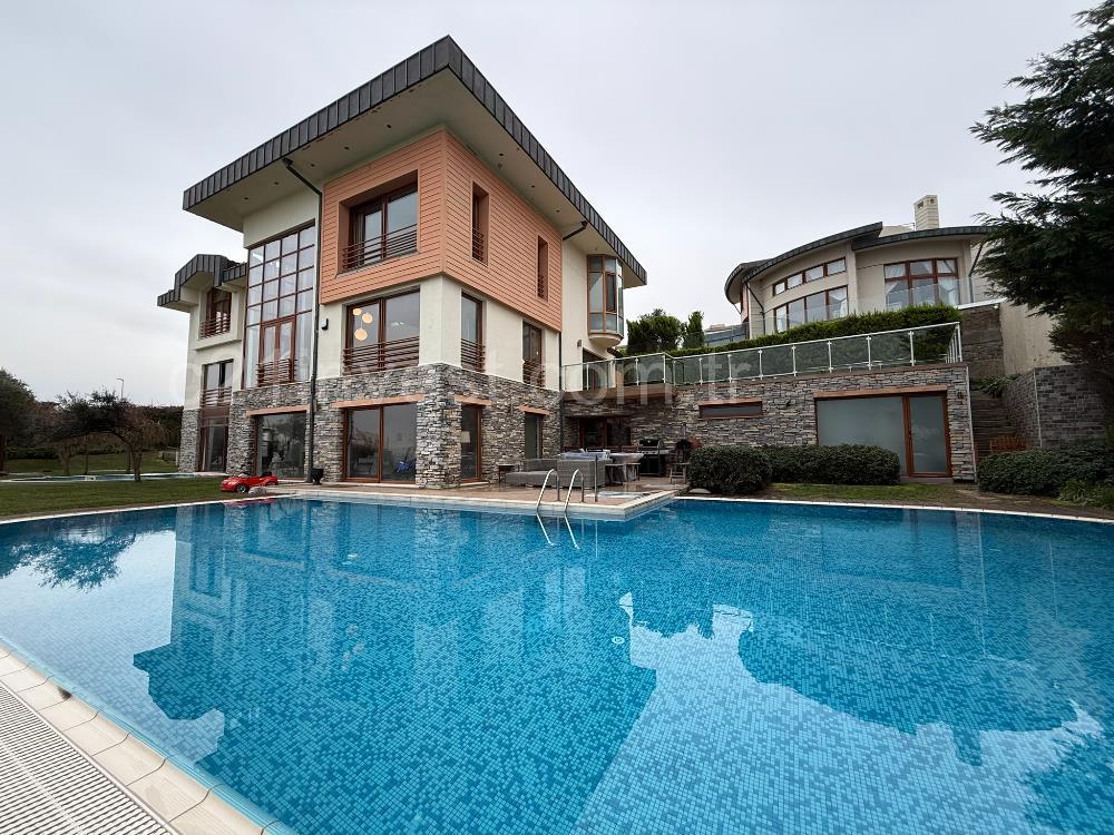 Marenegro Villaları 8+2 Büyük Tip Denize Sıfır Lüks Villa