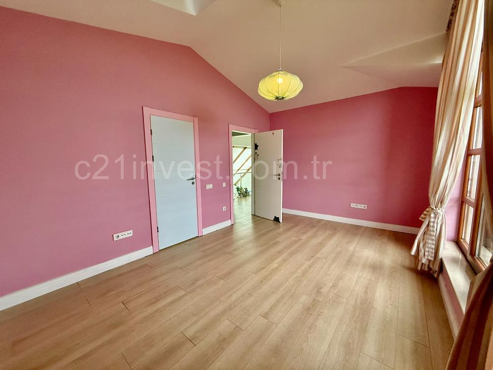 Marenegro Villaları 8+2 Büyük Tip Denize Sıfır Lüks Villa