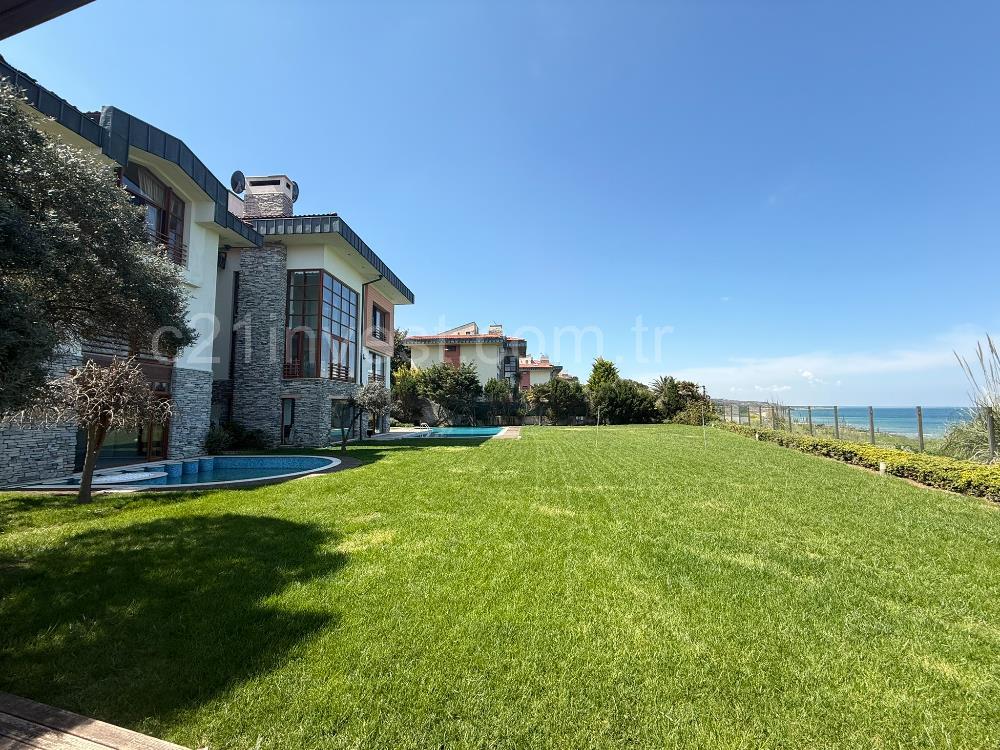 Marenegro Villaları 8+2 Büyük Tip Denize Sıfır Lüks Villa