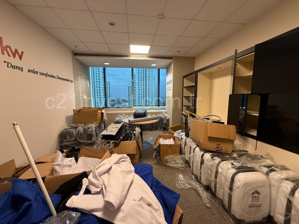 Maslak Kiralık Ofis 500m2 Polaris Plaza