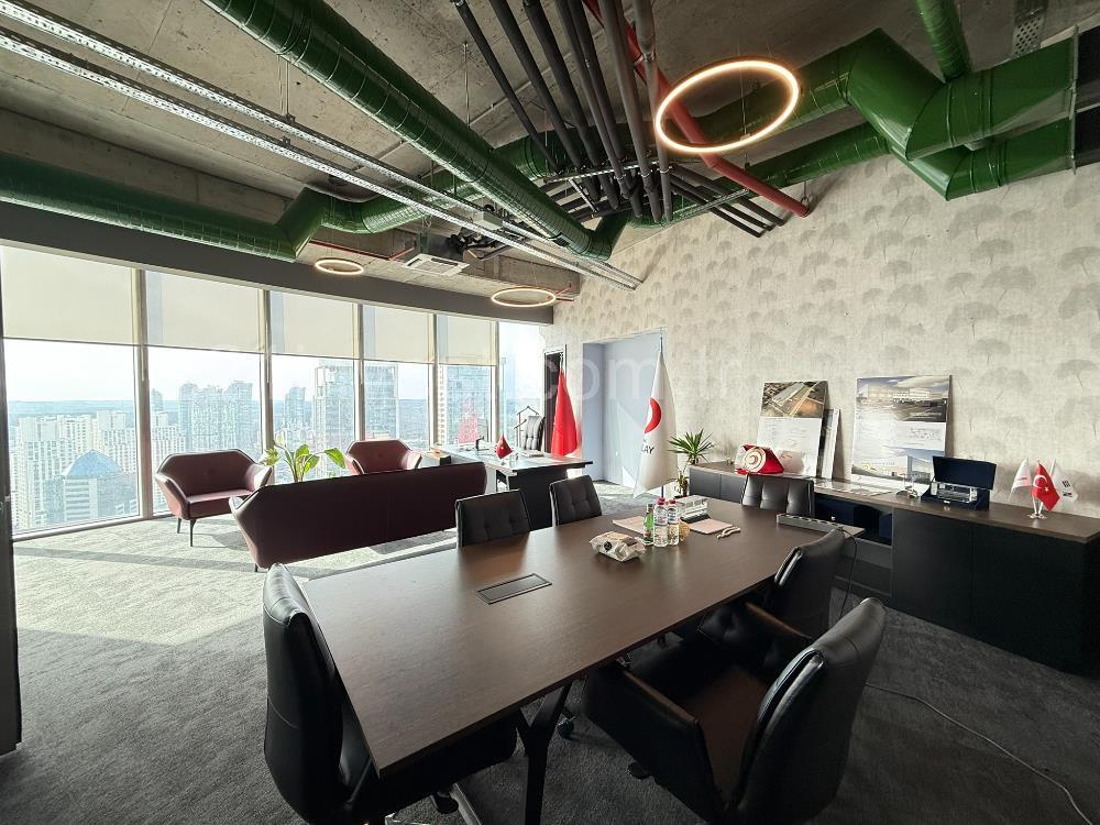 Maslak Kiralık Ofis Spine Tower 650m2 Boğaz Manzaralı Şık Ofis