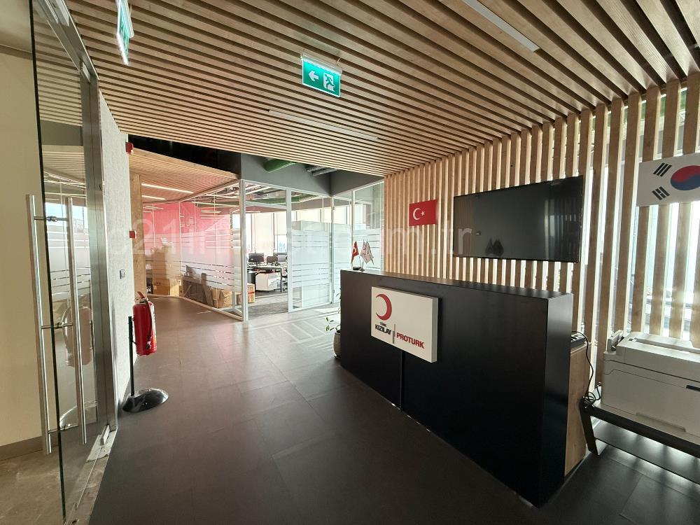 Maslak Kiralık Ofis Spine Tower 650m2 Boğaz Manzaralı Şık Ofis