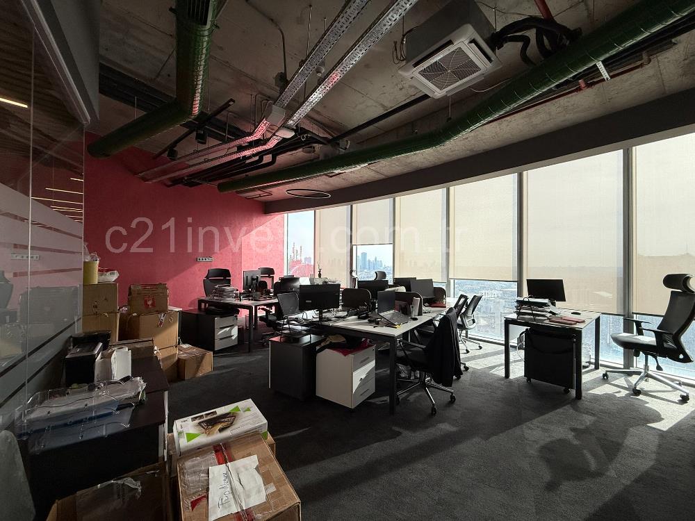 Maslak Kiralık Ofis Spine Tower 650m2 Boğaz Manzaralı Şık Ofis