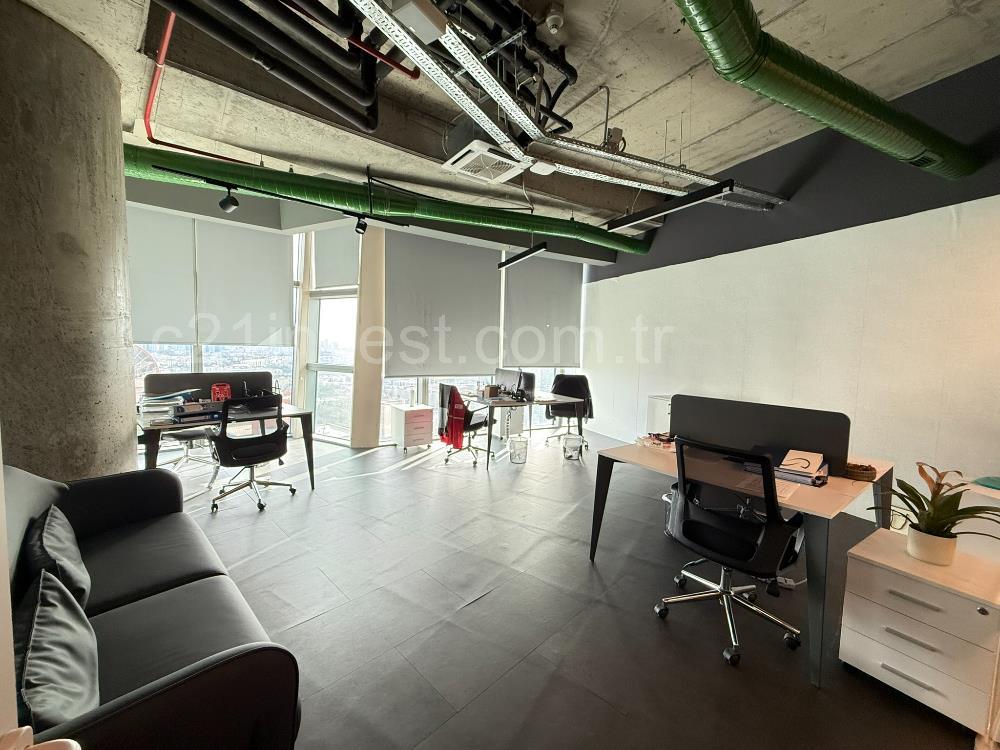 Maslak Kiralık Ofis Spine Tower 650m2 Boğaz Manzaralı Şık Ofis