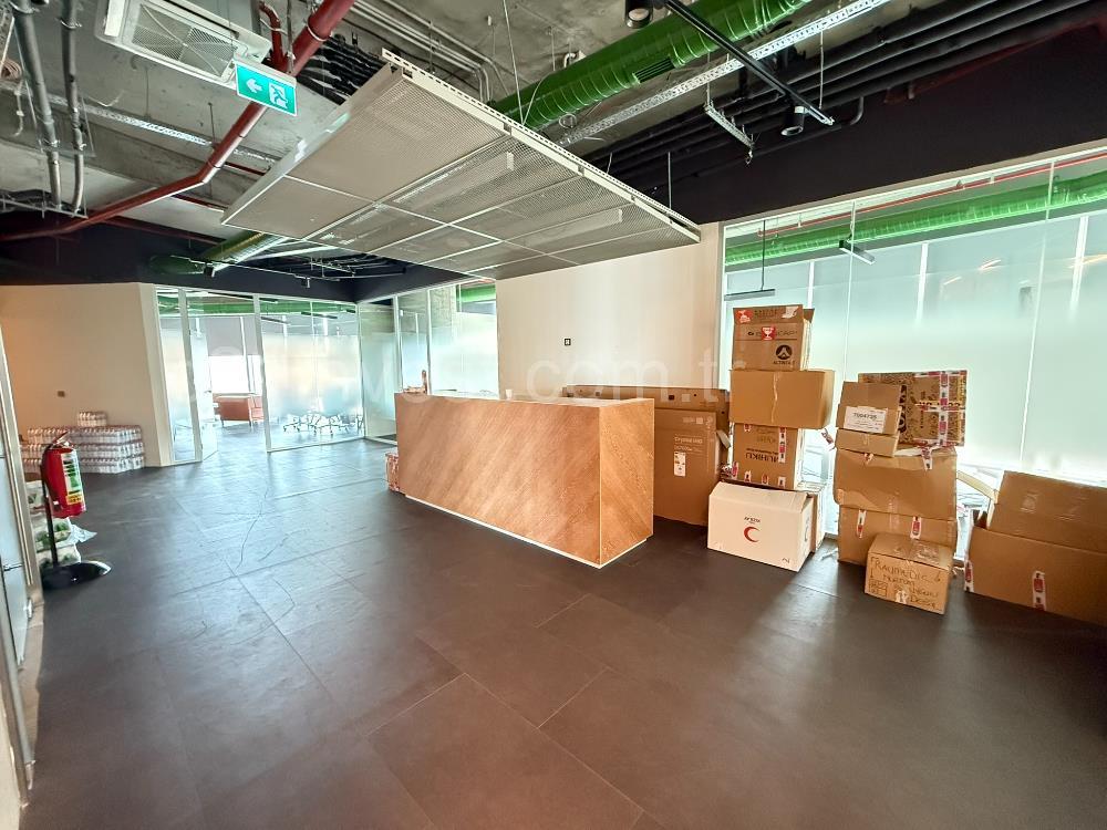 Maslak Kiralık Ofis Spine Tower 650m2 Boğaz Manzaralı Şık Ofis
