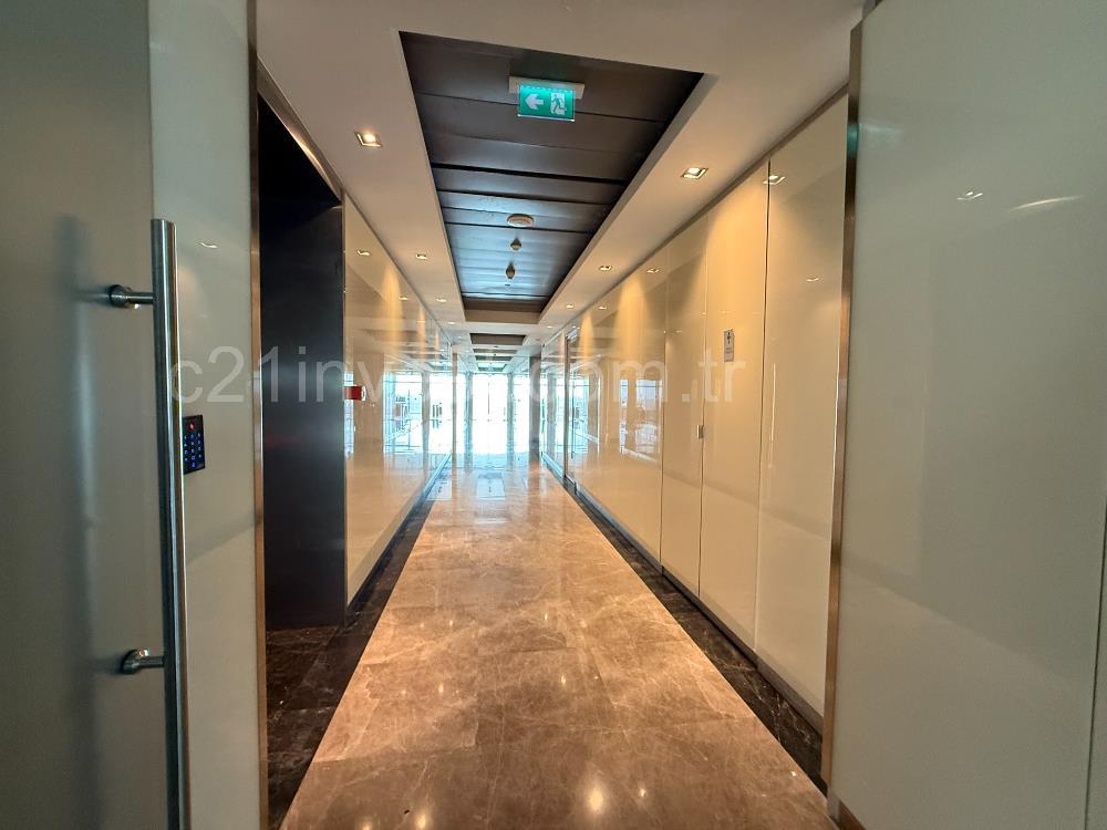 Maslak Kiralık Ofis Spine Tower 650m2 Boğaz Manzaralı Şık Ofis