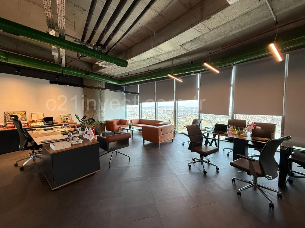 Maslak Kiralık Ofis Spine Tower 650m2 Boğaz Manzaralı Şık Ofis
