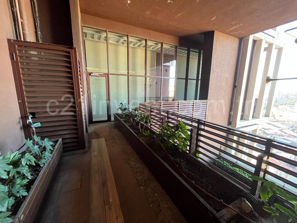 Nef163 1+1 Satılık Loft Geniş Yüksek Kat Kanyon Cephe Daire