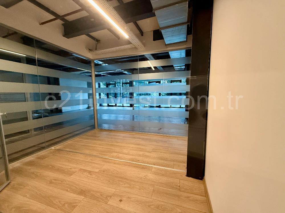 Porta Vadi Kurumsal Kiracılı Satılık 1000m2 Kdv'li Dükkan