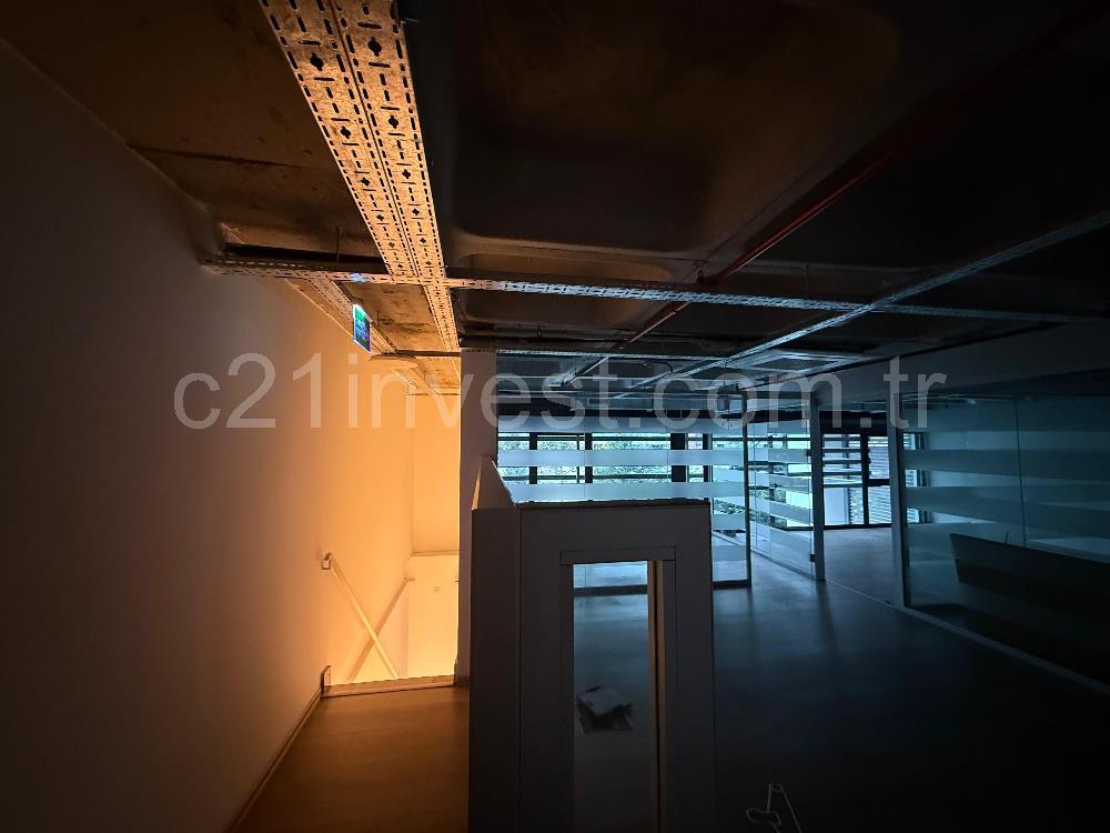 Porta Vadi Kurumsal Kiracılı Satılık 1000m2 Kdv'li Dükkan