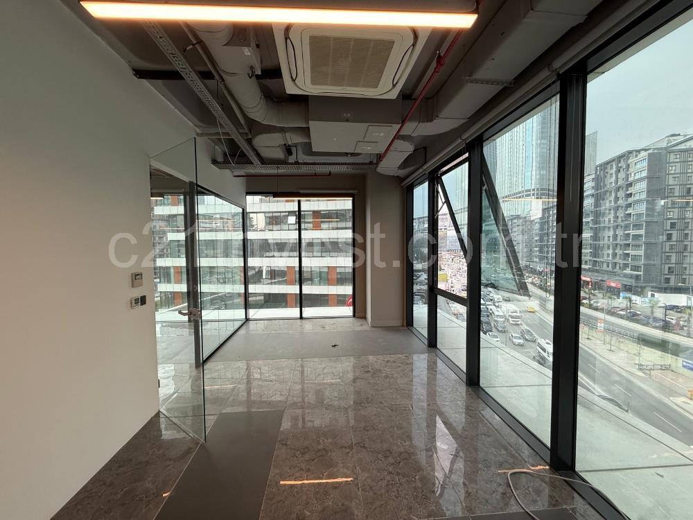 Porta Vadi Satılık Ofis 134m2 Dekorasyonlu Vadistanbul Skyland