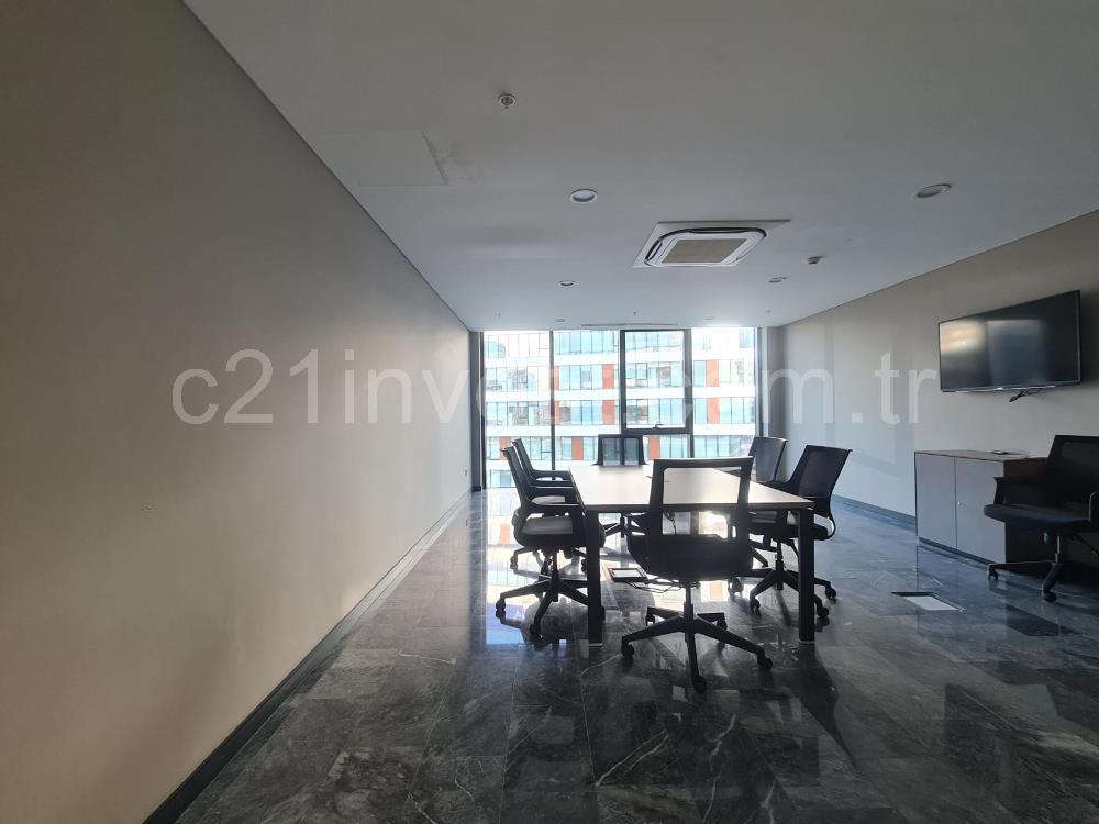 Porta Vadi Satılık Ofis 134m2 Dekorasyonlu Vadistanbul Skyland