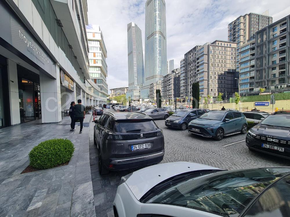 Porta Vadi Satılık Ofis 134m2 Dekorasyonlu Vadistanbul Skyland