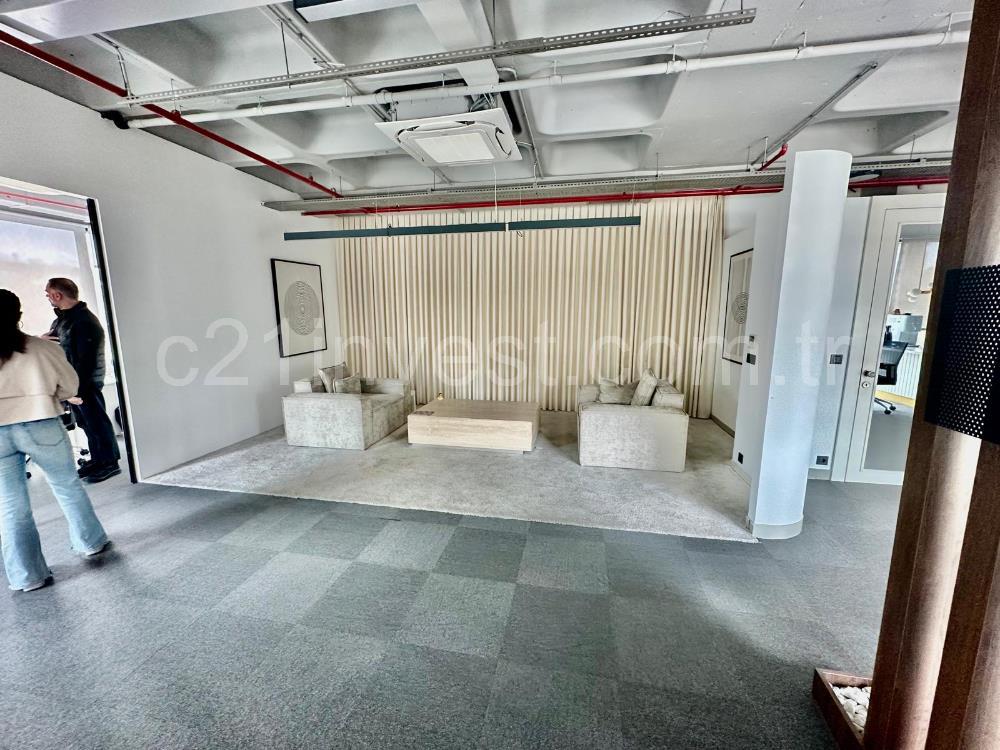 Porta Vadi Satılık Ofis 134m2 Dekorasyonlu Vadistanbul Skyland