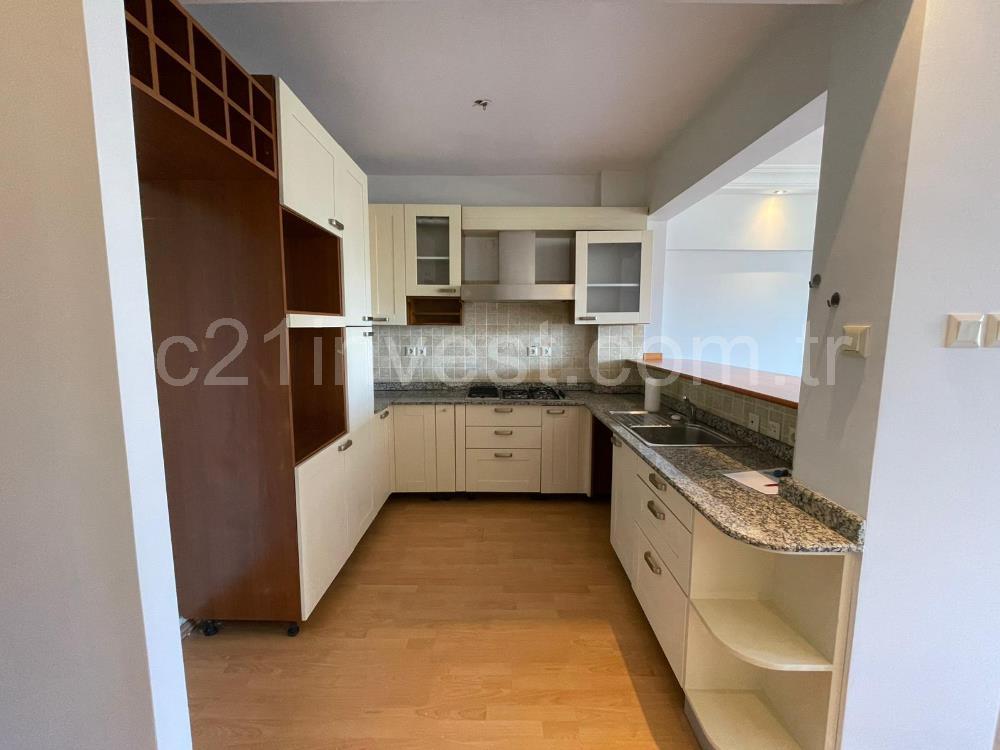 Rumelihisarı Satılık 3+1 Daire Boğaz Manzara Boğaziçi Üni. Yanı