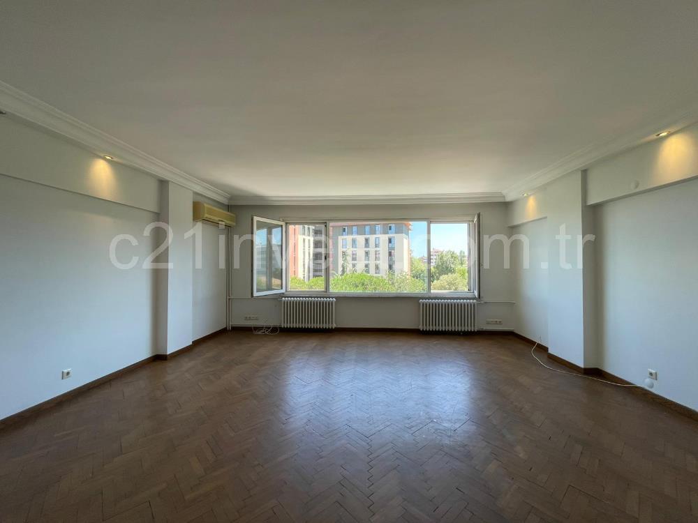 Rumelihisarı Satılık 3+1 Daire Boğaz Manzara Boğaziçi Üni. Yanı