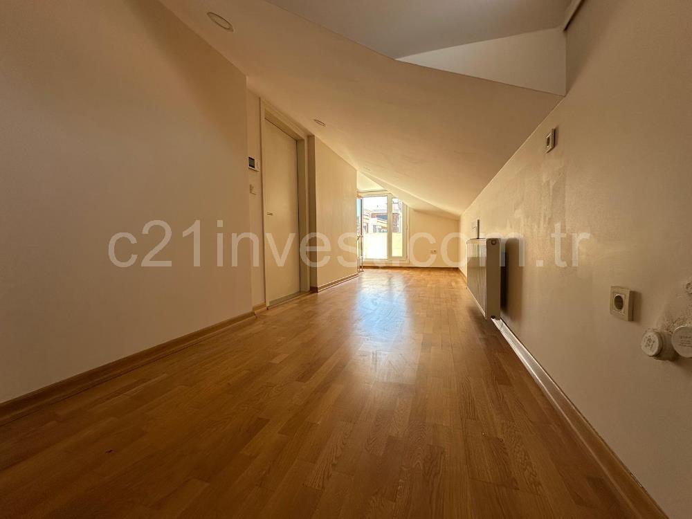 SAHRAYICEDİT'TE 3+2 SATILIK DUBLEKS FERAH, BENZERSİZ DAİRE