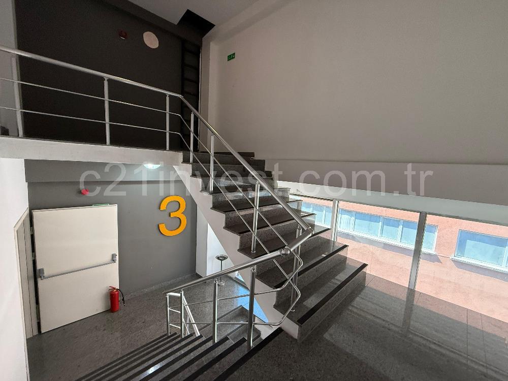Sanayi Mahallesi Satılık Bina Mini Plaza 1200m2 Taşınmaya Hazır